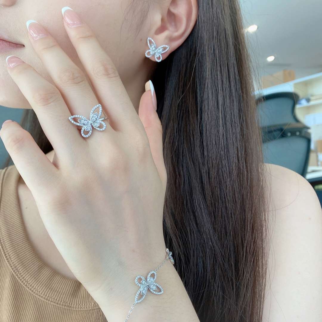 [Lora-Jewelry] Bracelet délicat avec pendentif papillon