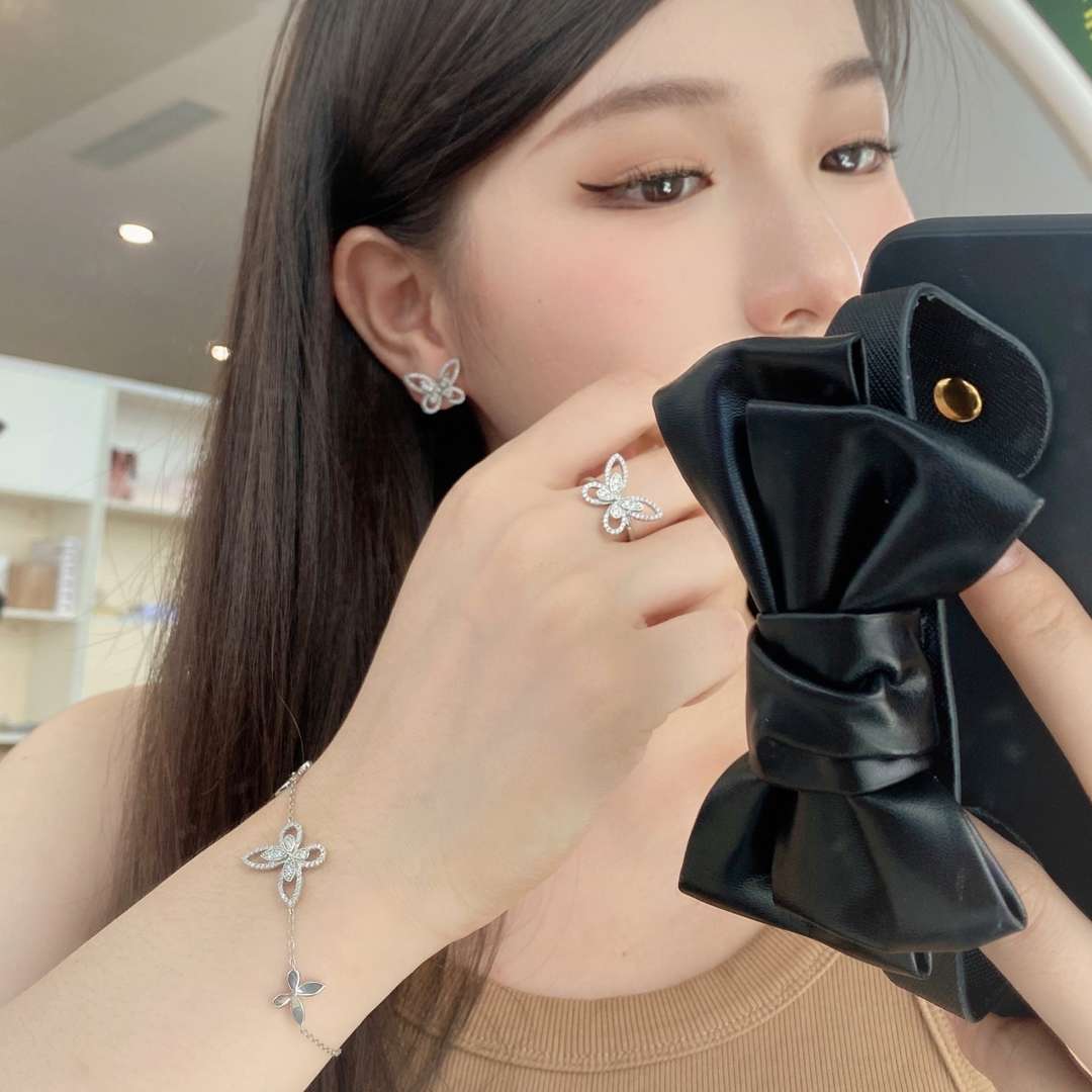 [Lora-Jewelry] Bracelet délicat avec pendentif papillon