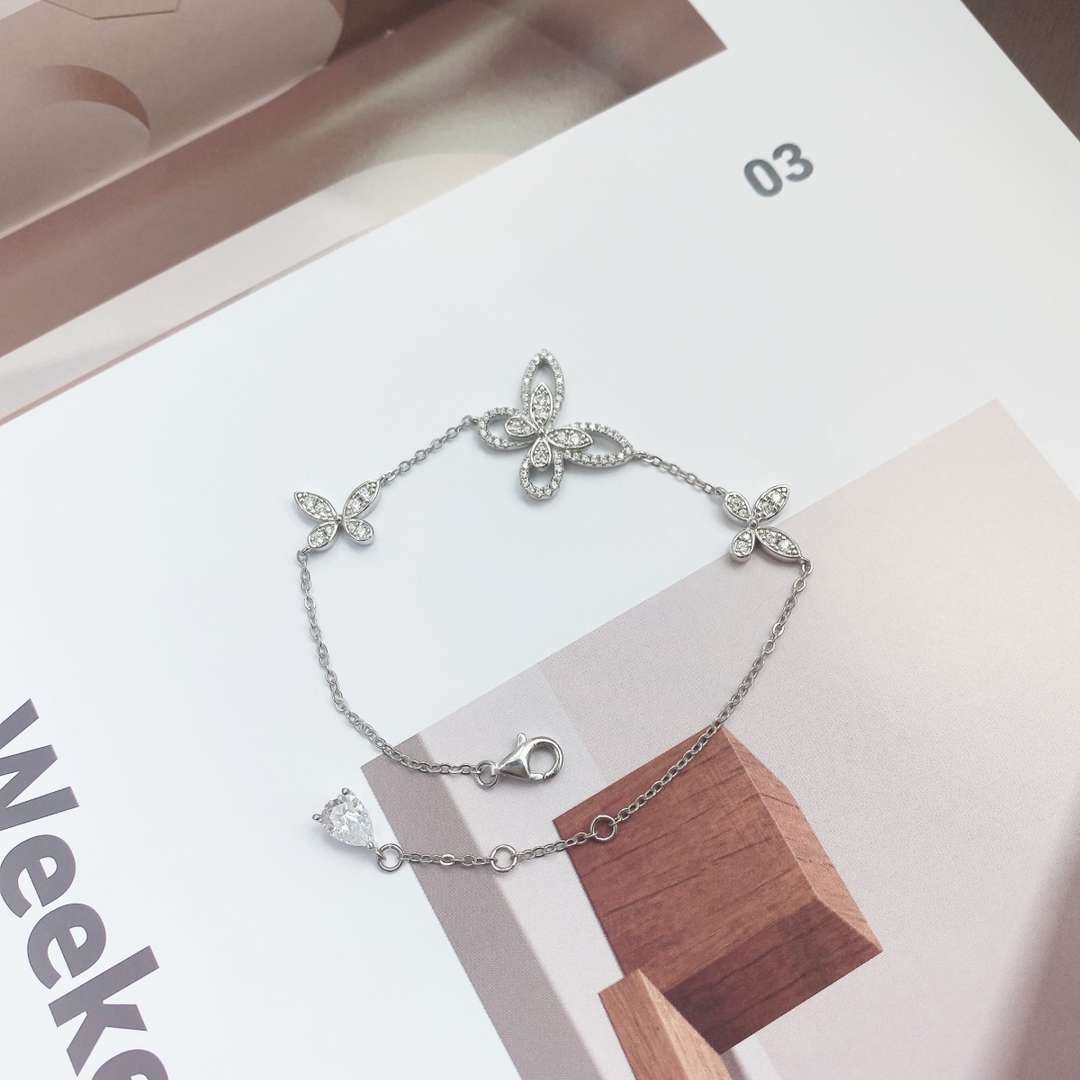 [Lora-Jewelry] Bracelet délicat avec pendentif papillon