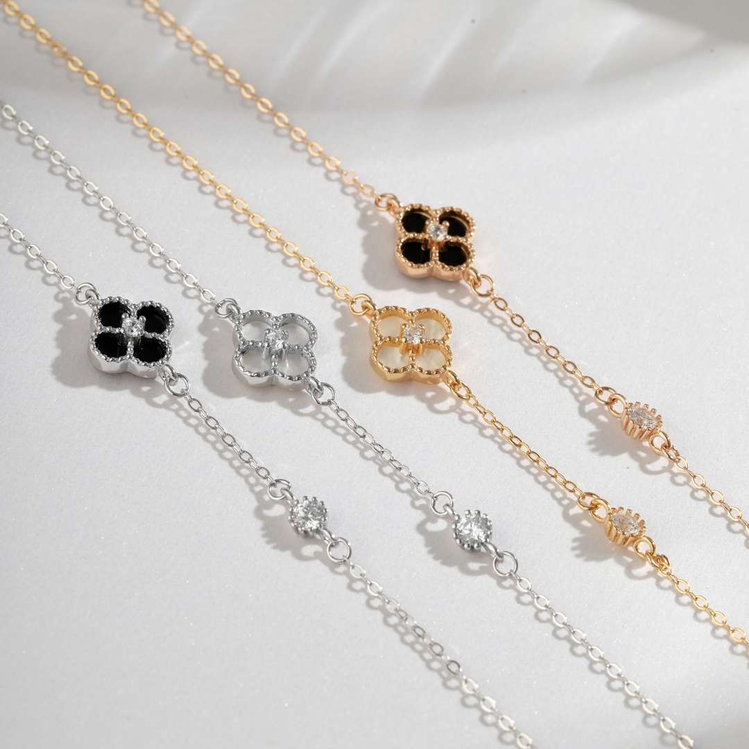 [Lora-Jewelry] Bracelet délicat trèfle à quatre feuilles