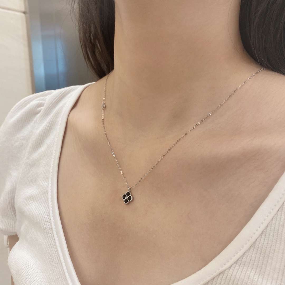 [Lora-Jewelry] Collier délicat en forme de fleur