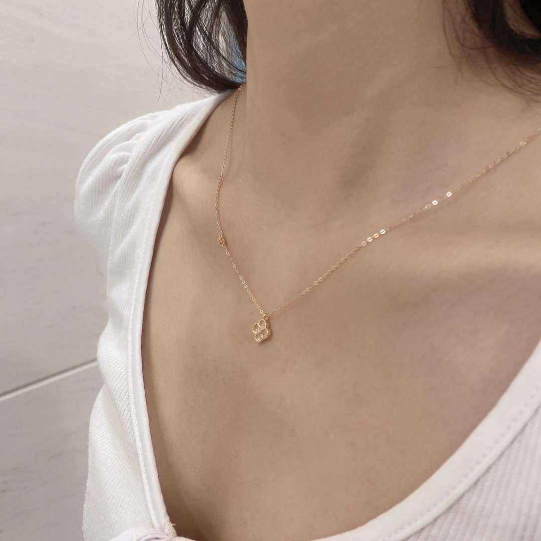 [Lora-Jewelry] Collier délicat en forme de fleur