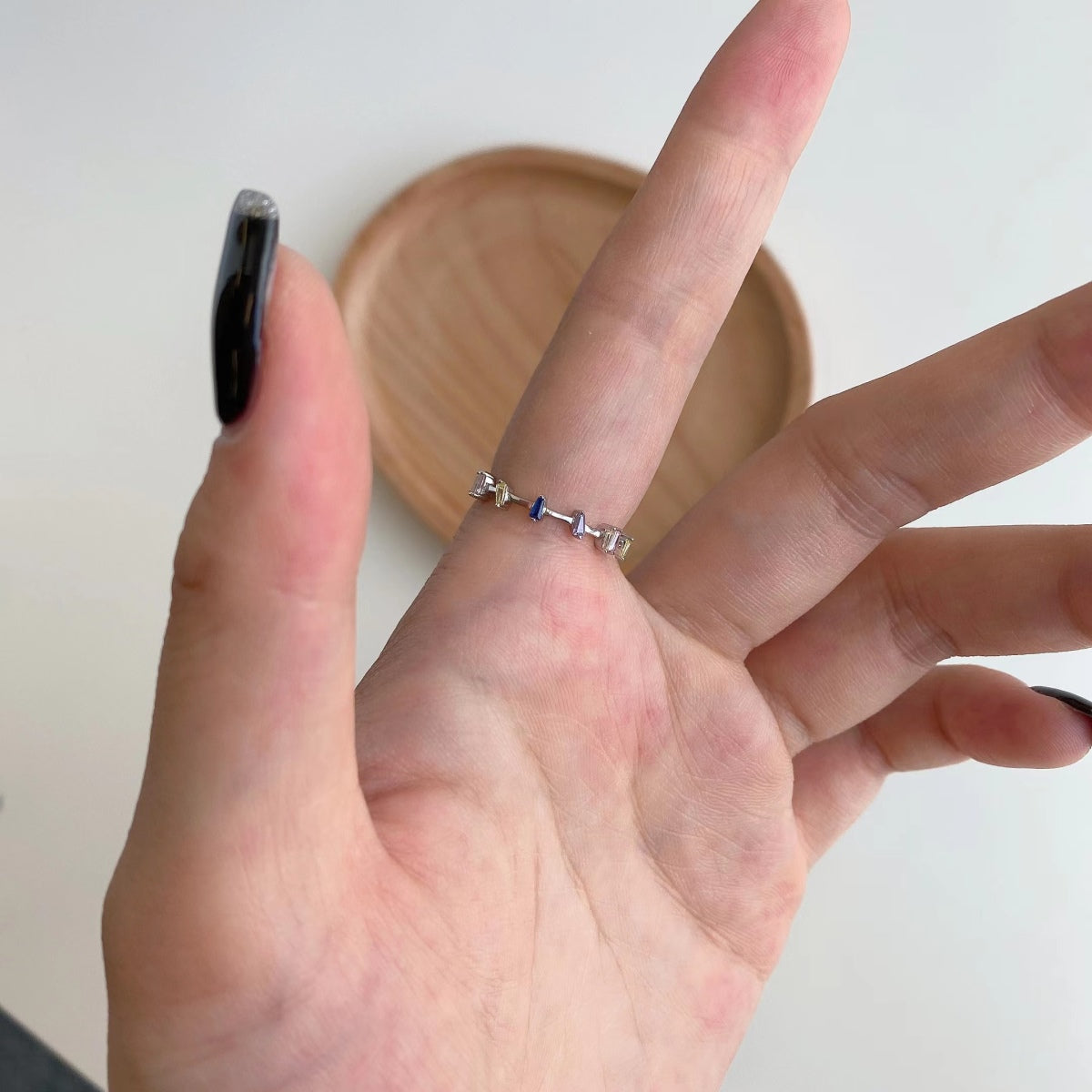 [Lora-Jewelry] Bague unique à taille trapèze pour un usage quotidien