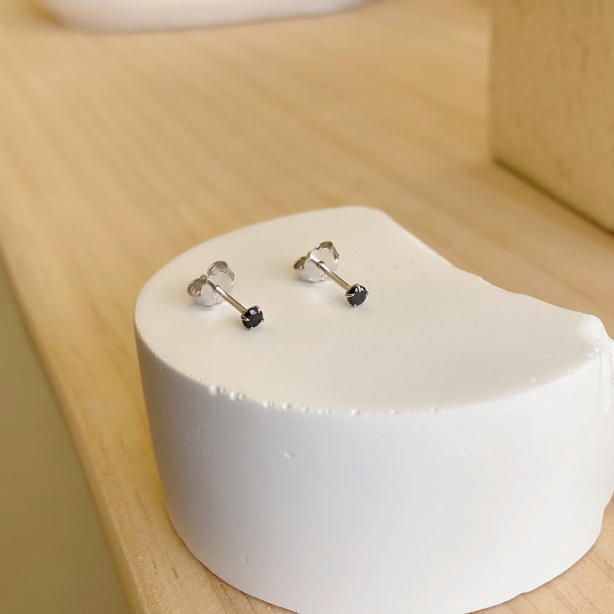 [Lora-Jewelry] Boucles d'oreilles solitaires délicates