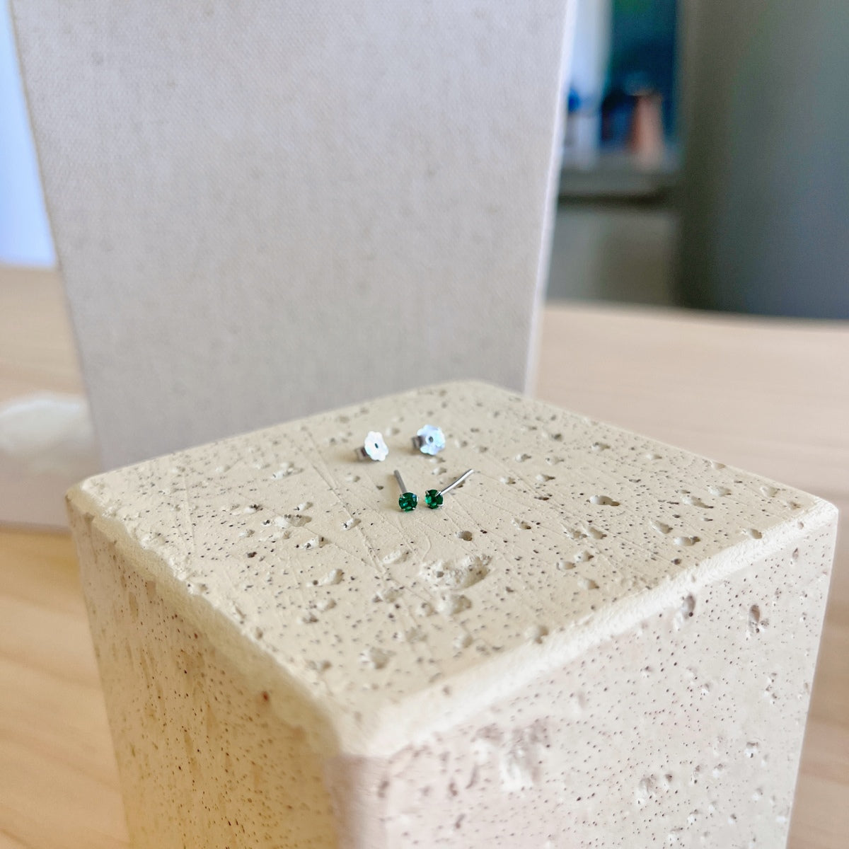 [Lora-Jewelry] Boucles d'oreilles solitaires délicates