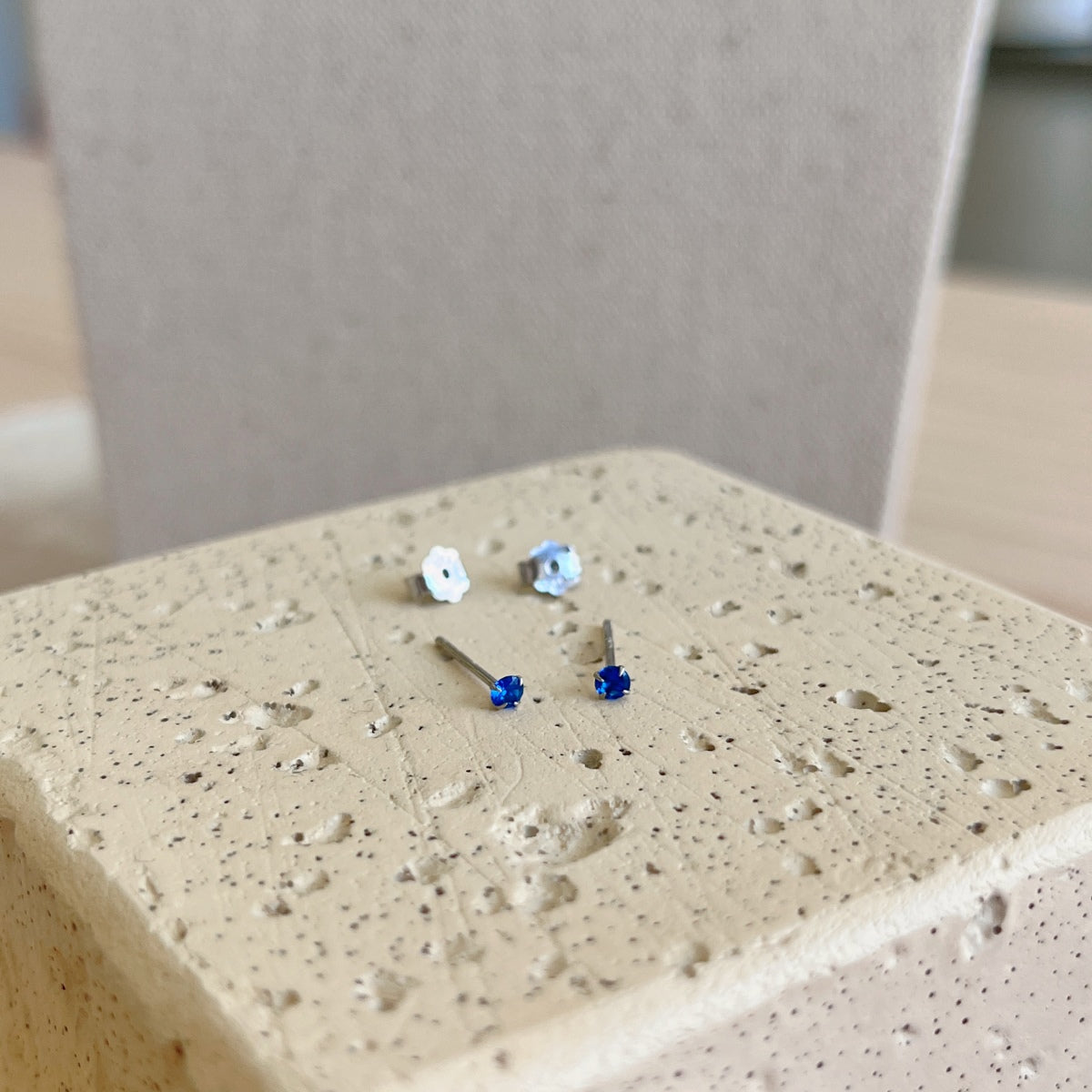 [Lora-Jewelry] Boucles d'oreilles solitaires délicates