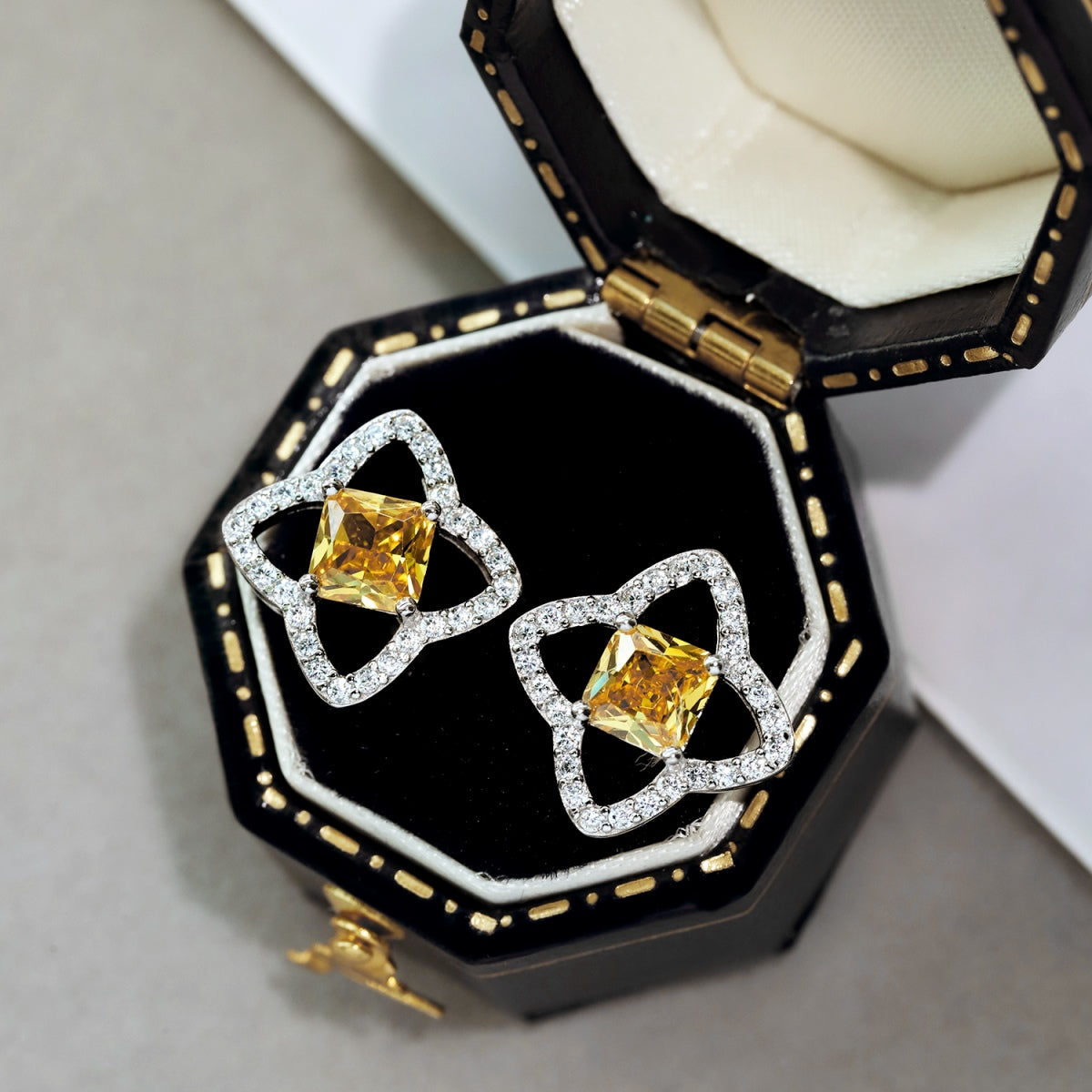 [Lora-Jewelry] Boucles d'oreilles élégantes en forme d'étoile taille princesse pour un usage quotidien