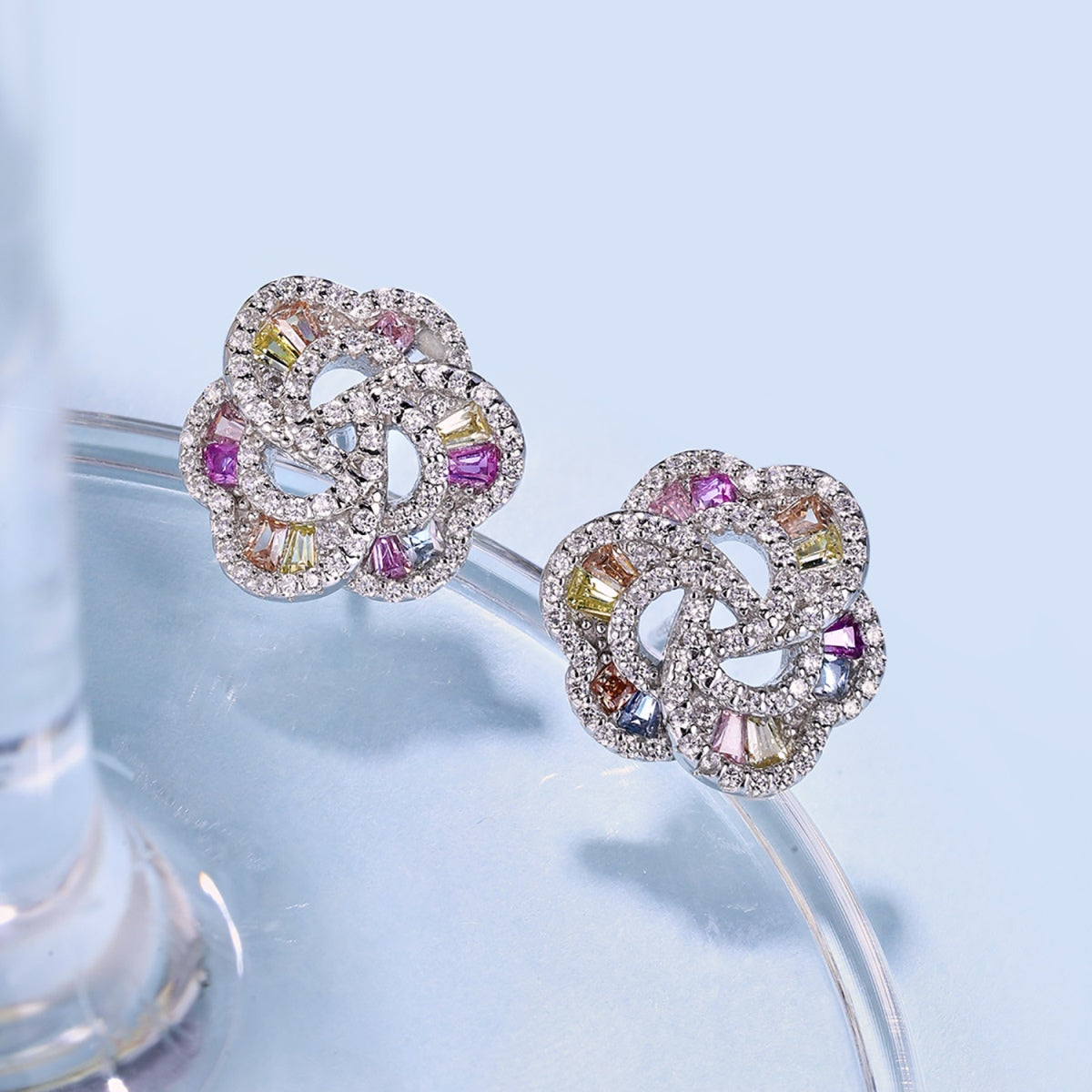 [Lora-Jewelry] Boucles d'oreilles exquises en forme de fleur pour un usage quotidien