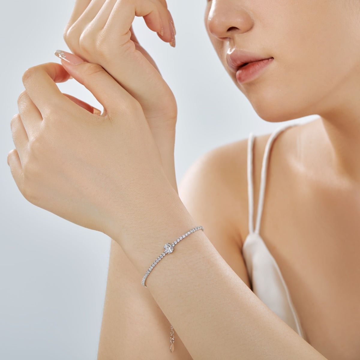 [Lora-Jewelry] Bracelet quotidien exquis de 0,75 carat à taille ovale
