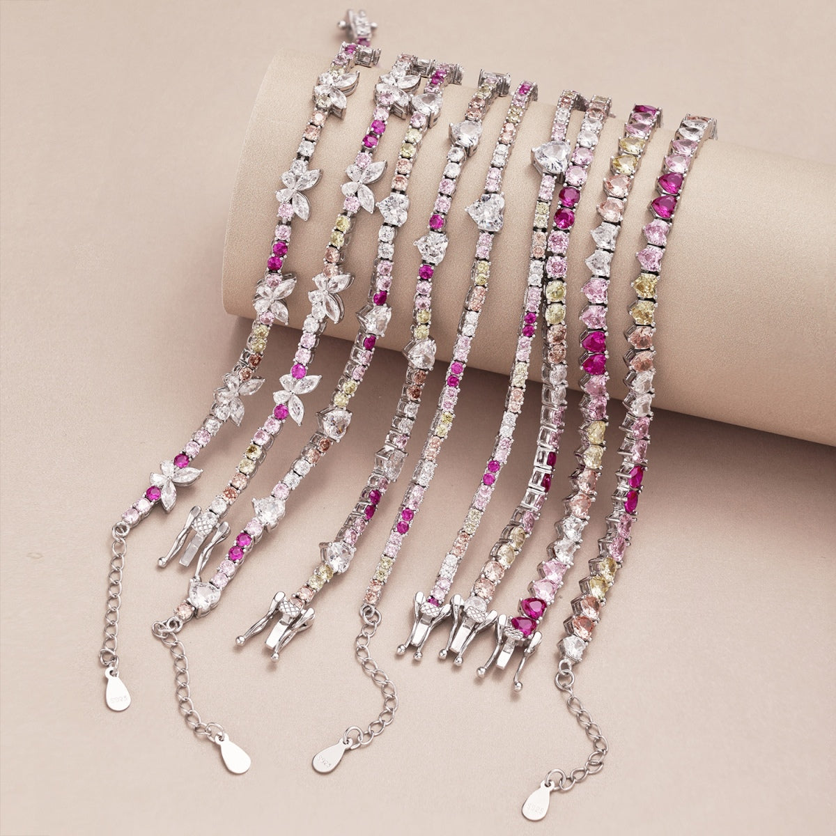 [Lora-Jewelry]ロマンティックハートシェイプラウンドカットラバーブレスレット