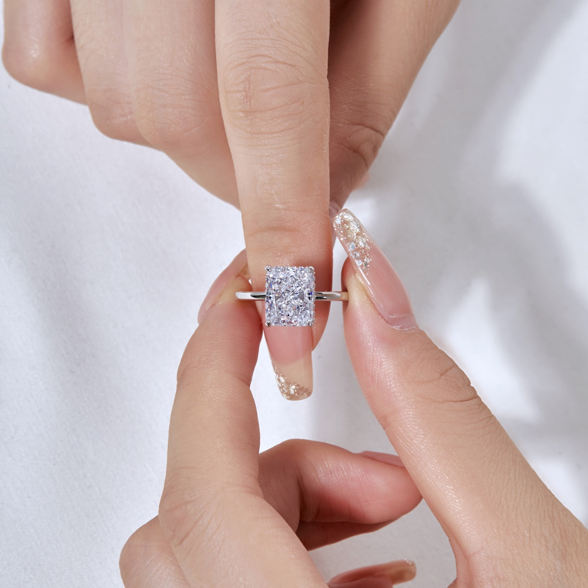 [Lora-Jewelry] Bague de banquet ornée de 4,0 carats, taille radiand enchanteresse