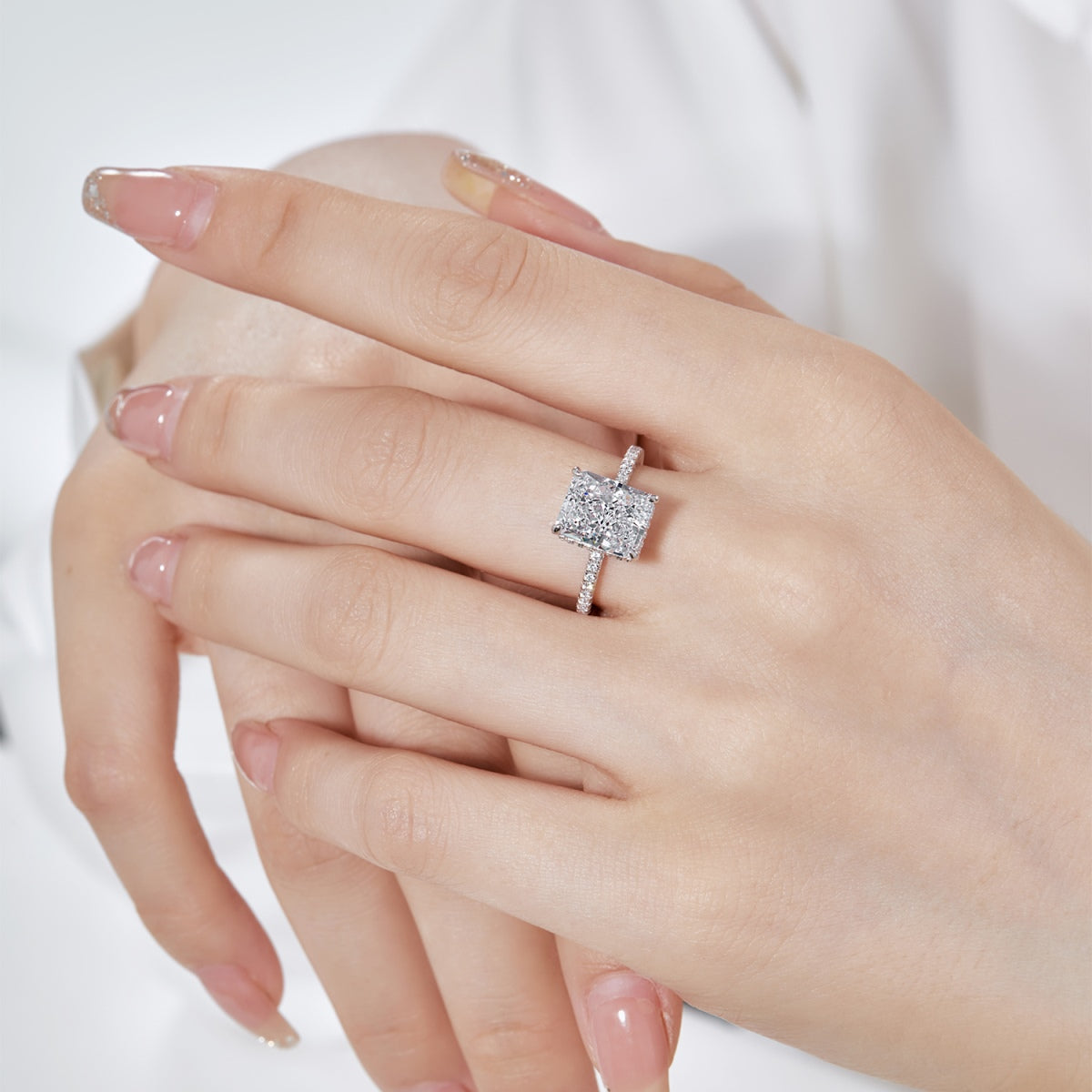 [Lora-Jewelry] Bague de fiançailles luxueuse de 4,0 carats