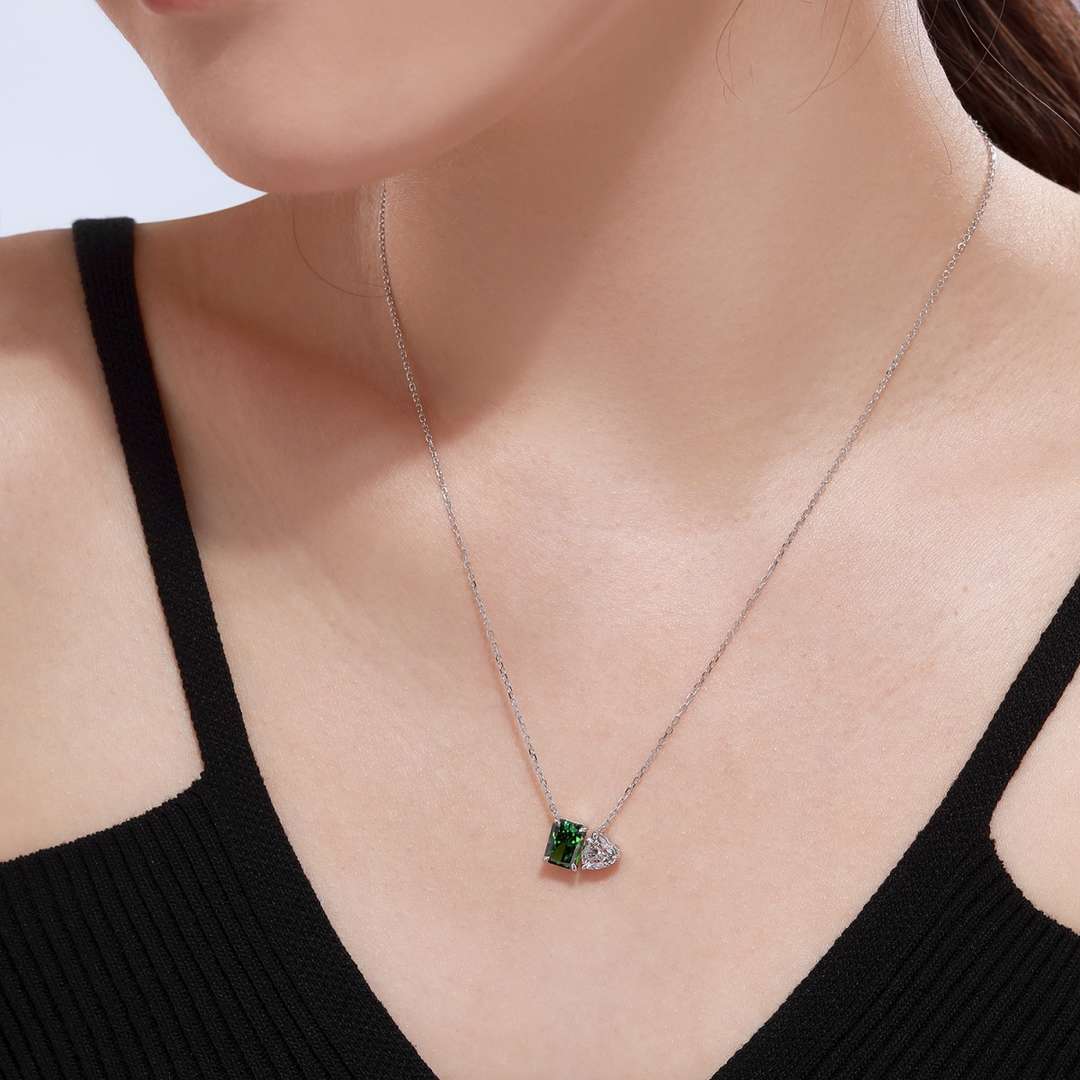 [Lora-Jewelry] Collier éblouissant en forme de carré et de cœur