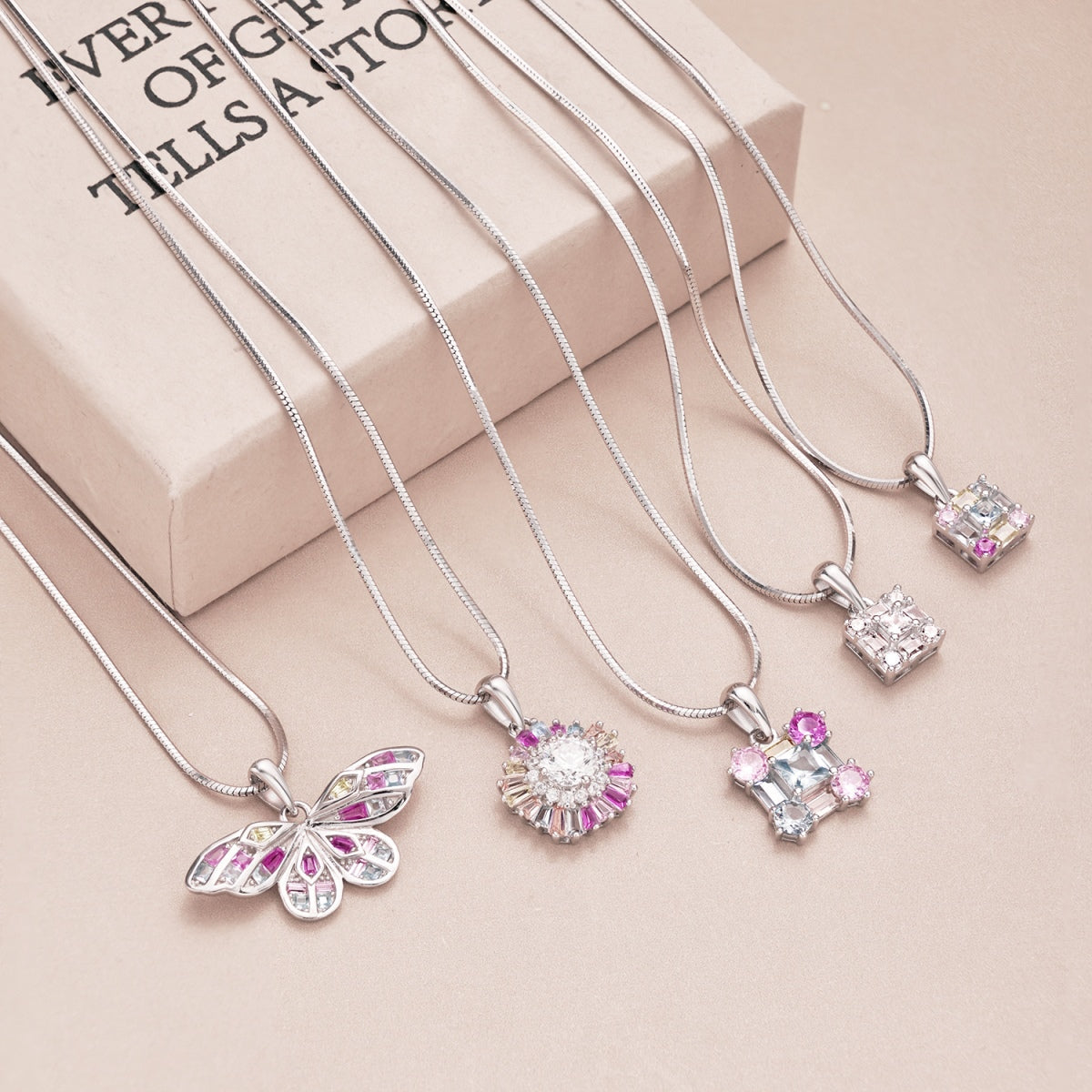 [Lora-Jewelry] Charmant collier de fleurs colorées