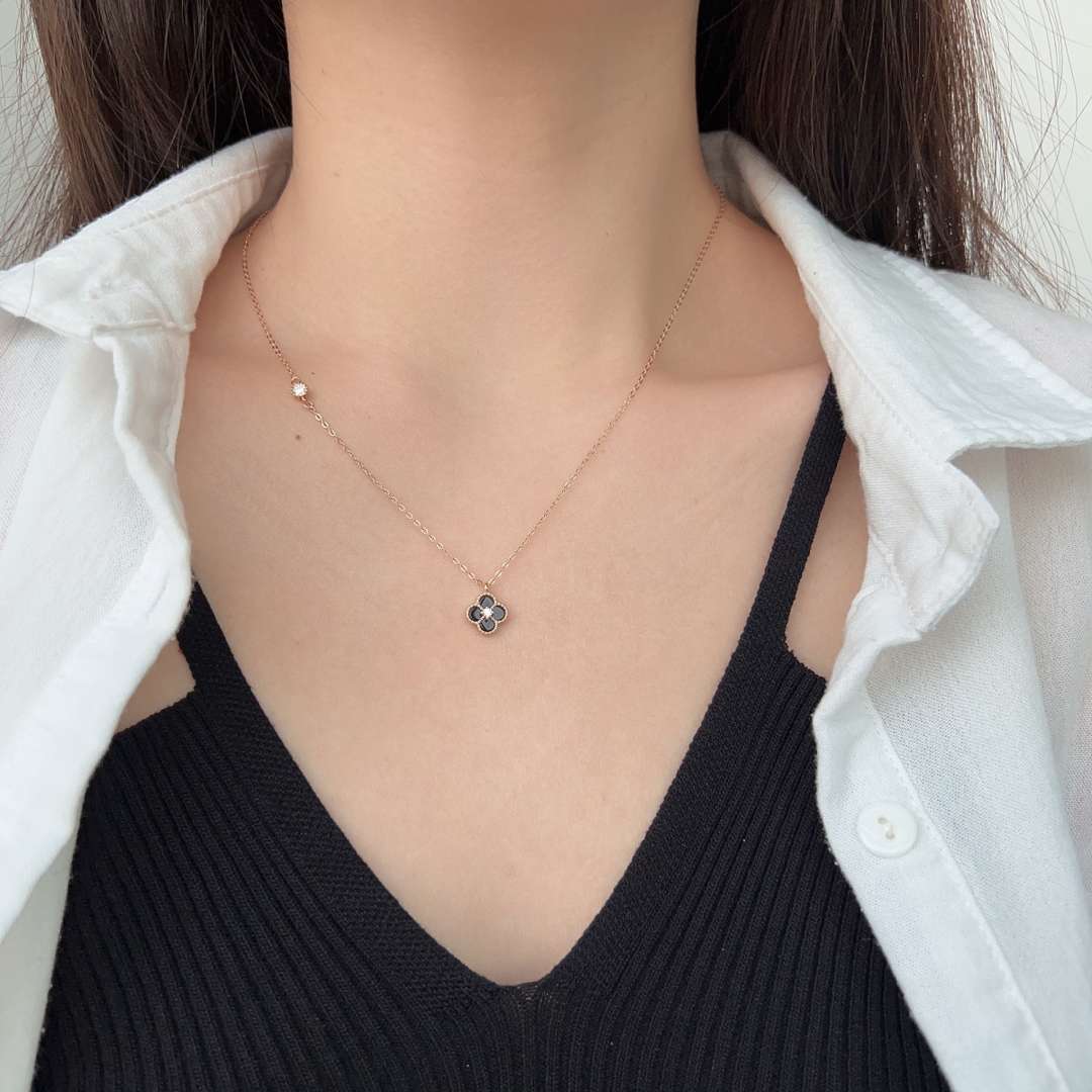 [Lora-Jewelry] Collier délicat en forme de fleur