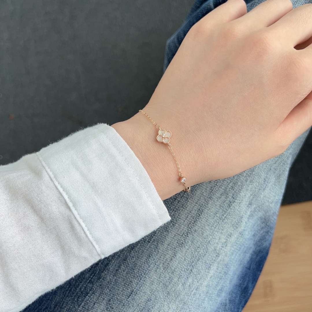 [Lora-Jewelry] Bracelet délicat trèfle à quatre feuilles