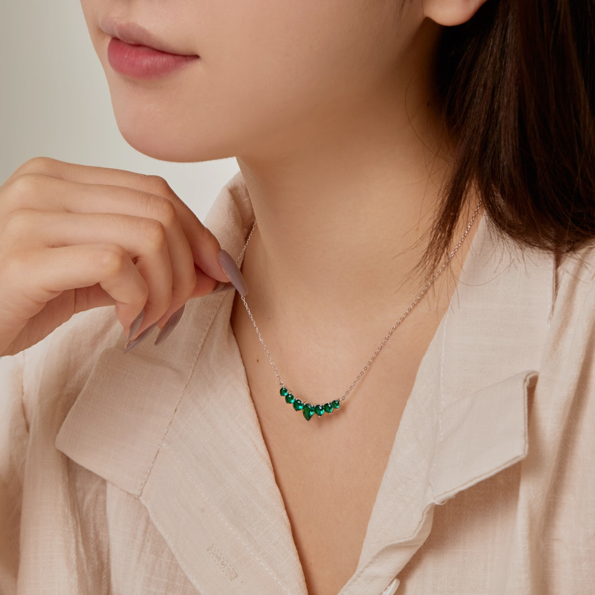 [Lora-Jewelry] Collier délicat en forme de cœur coloré