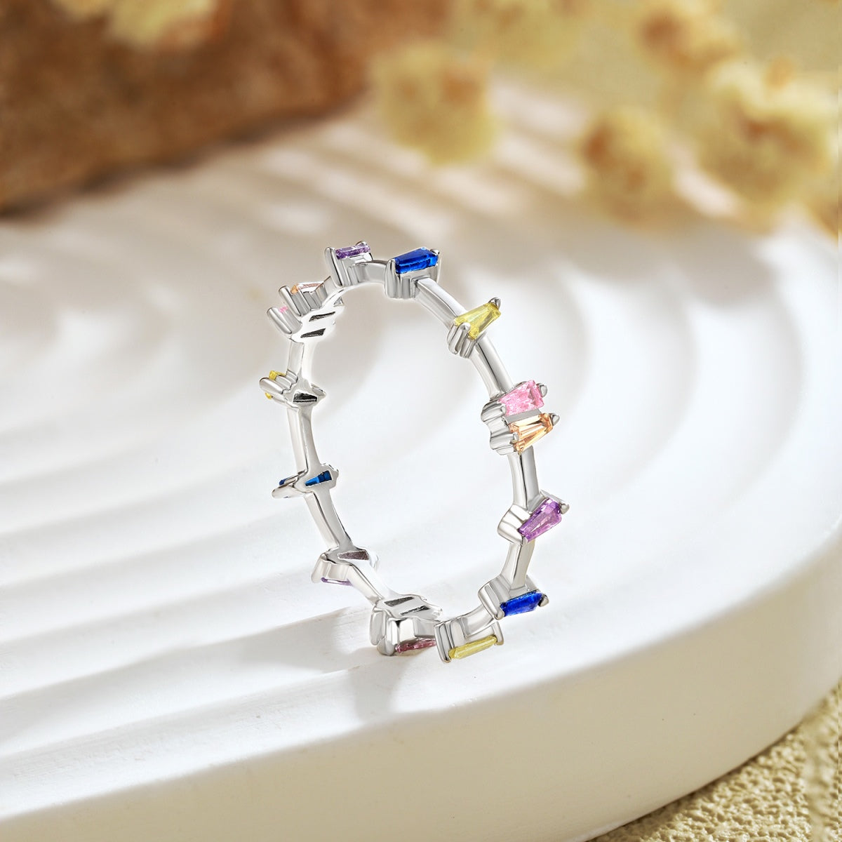 [Lora-Jewelry] Bague unique à taille trapèze pour un usage quotidien