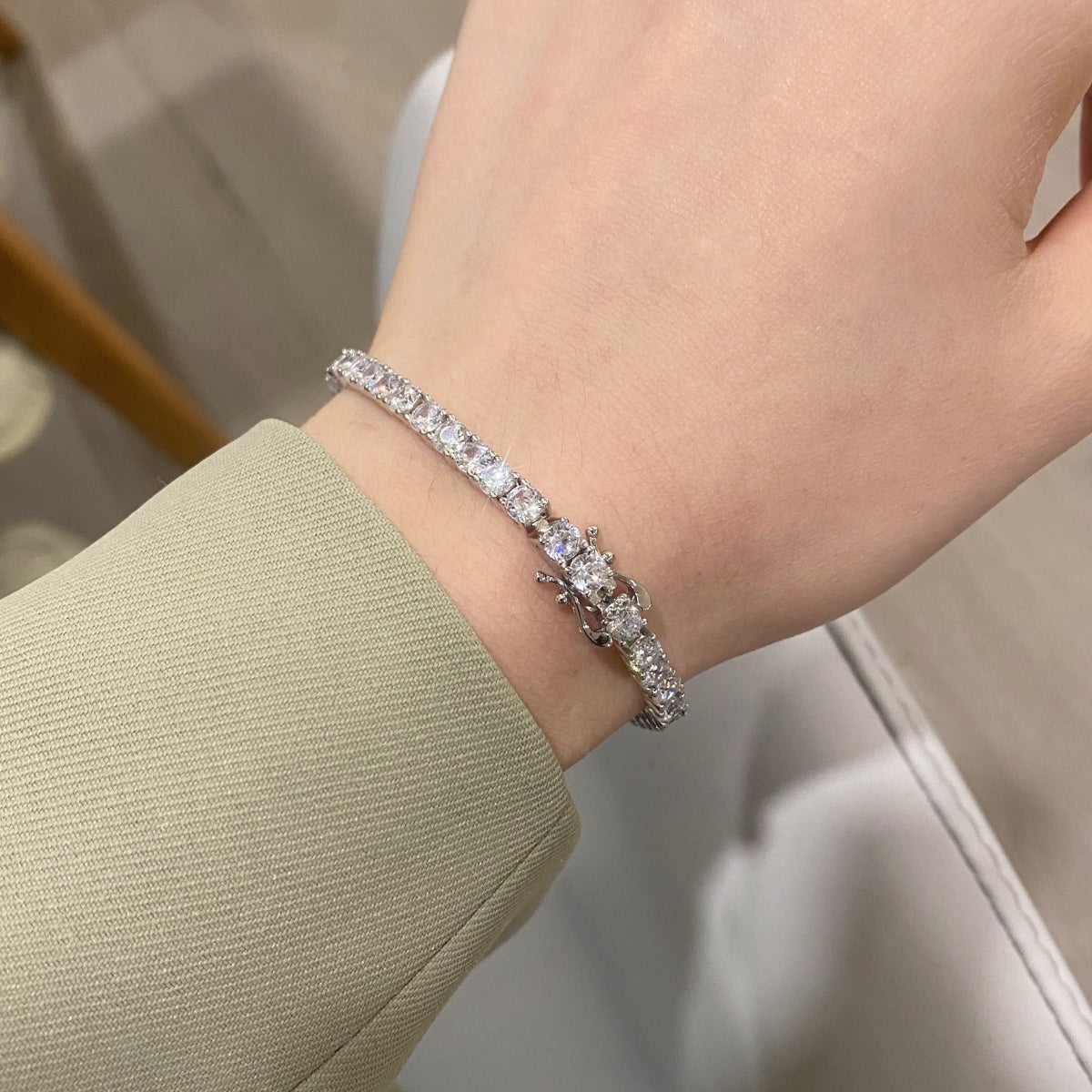 [Lora-Jewelry] Bracelet tennis luxueux orné de pierres rondes