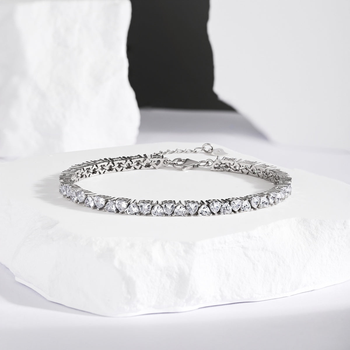 [Lora-Jewelry] Bracelet romantique éblouissant en forme de cœur pour amoureux