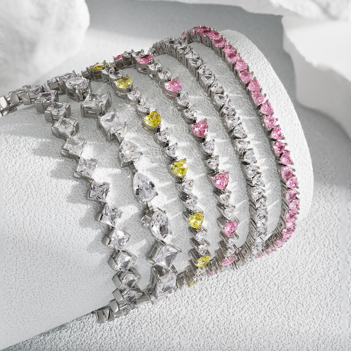 [Lora-Jewelry]ユニークで美しいマルチカットのデイリーブレスレット