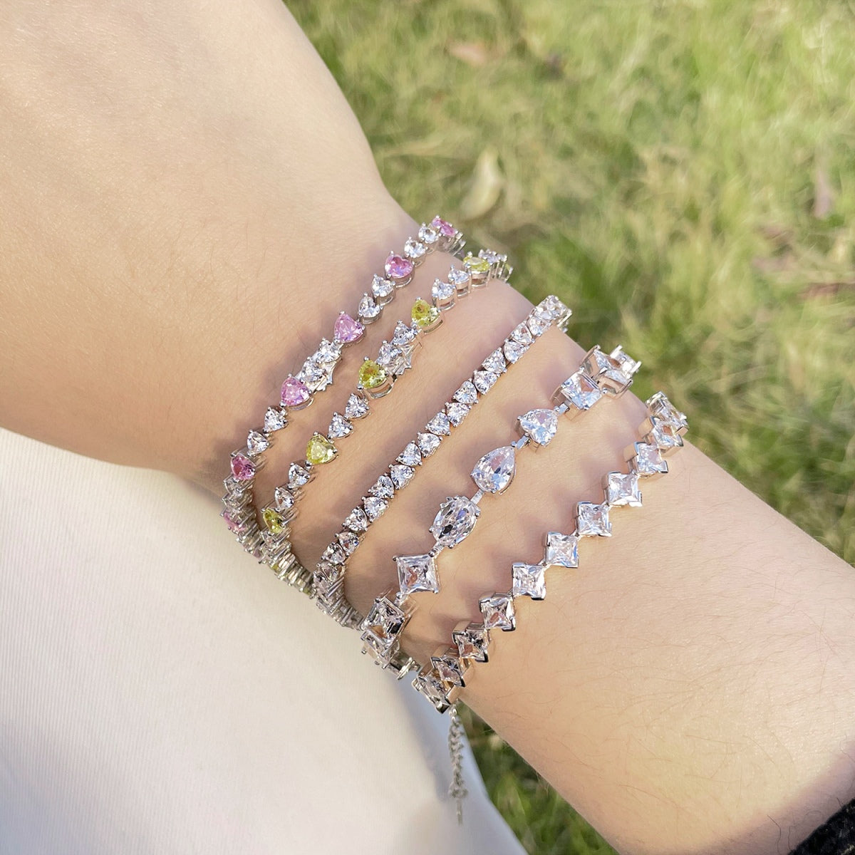 [Lora-Jewelry]ユニークで美しいマルチカットのデイリーブレスレット