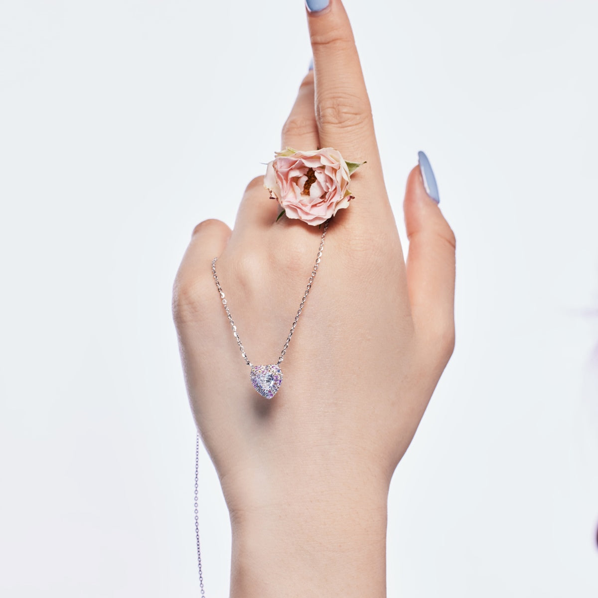 [Lora-Jewelry]Exquisite Heart Shape Necklace