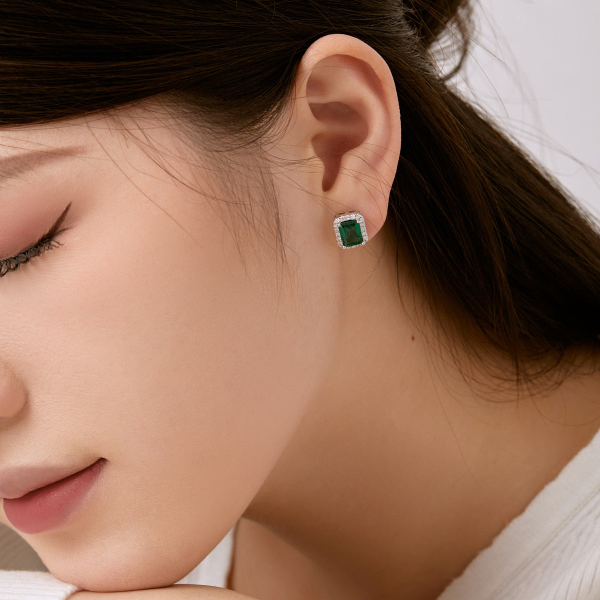 [Lora-Jewelry] Boucles d'oreilles de banquet luxueuses et délicates en taille émeraude