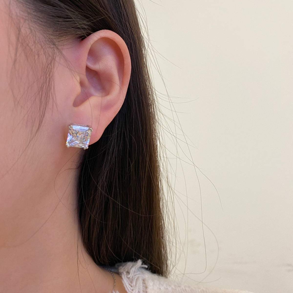 [Lora-Jewelry] Boucles d'oreilles délicates de forme carrée