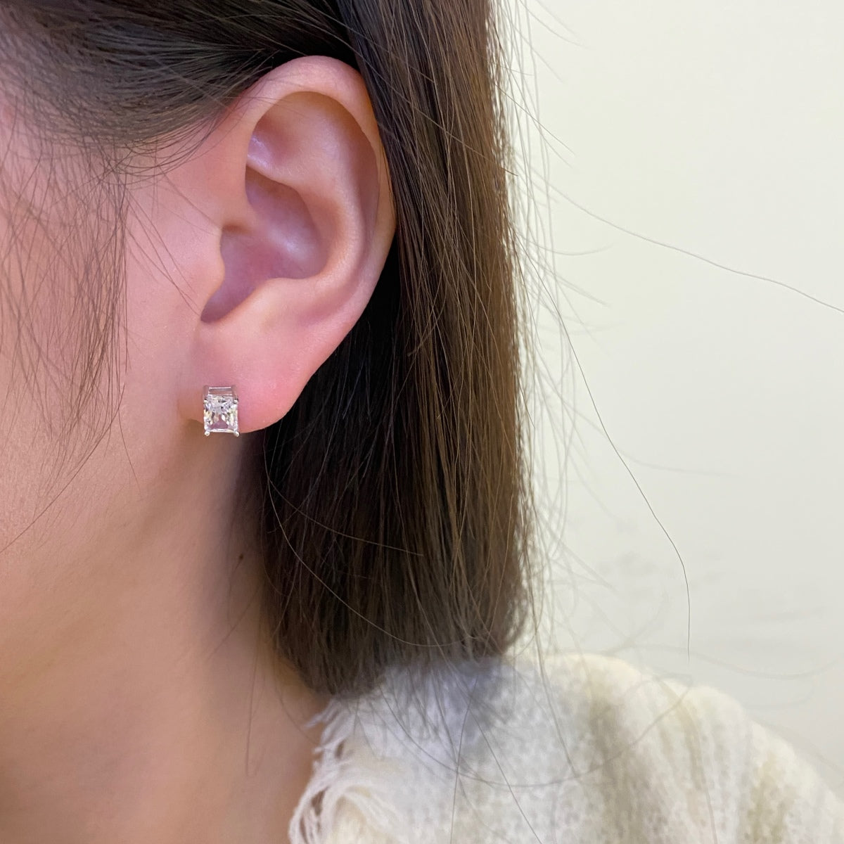 [Lora-Jewelry] Boucles d'oreilles à tige rectangulaires brillantes et élégantes avec pierre centrale