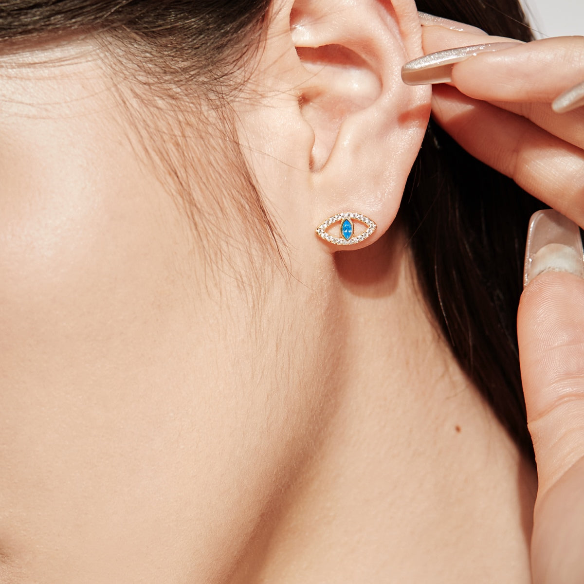 [Lora-Jewelry] Boucles d'oreilles à tige creuses Blue Devil Eyes