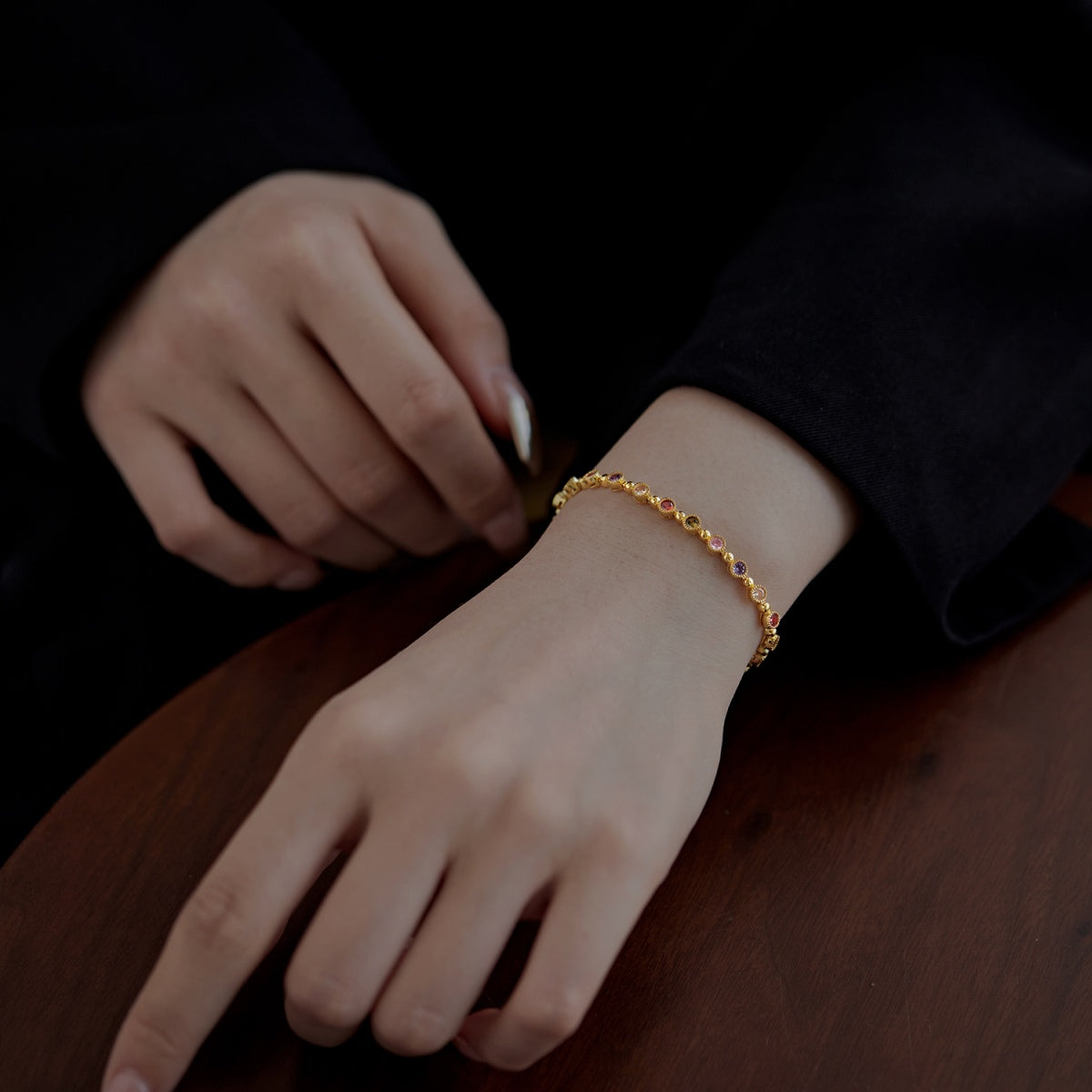 [Lora-Jewelry] Bracelet de fête scintillant et exquis à coupe ronde