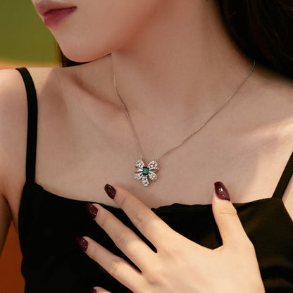 [Lora-Jewelry] Collier luxueux en forme de fleur taille émeraude