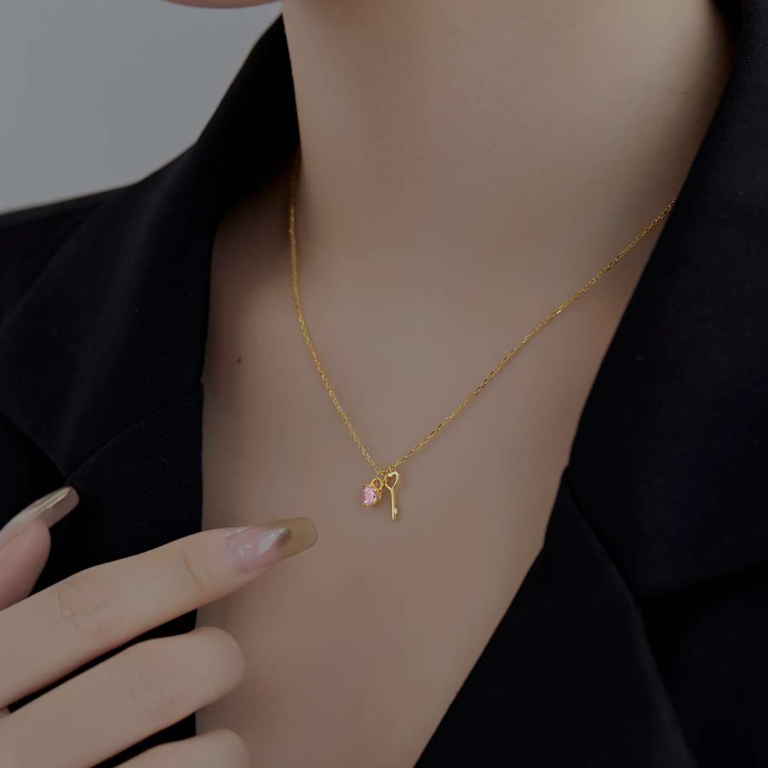 [Lora-Jewelry] Collier pendentif clé unique en forme de cœur