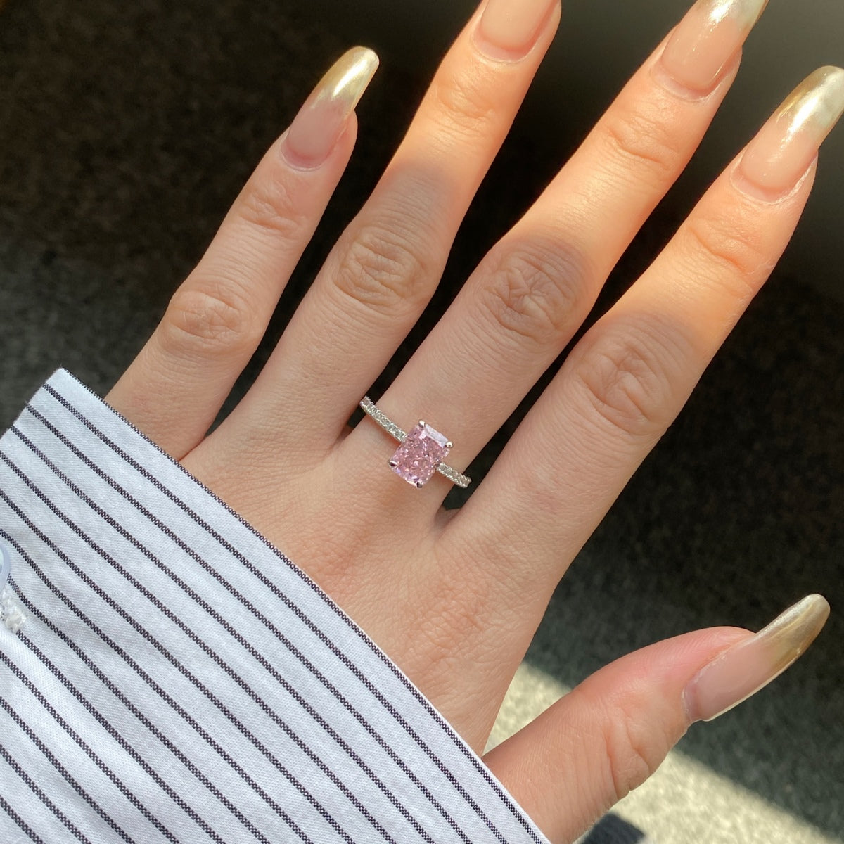 [Lora-Jewelry] Bague de fête scintillante et éclatante de 2,0 carats