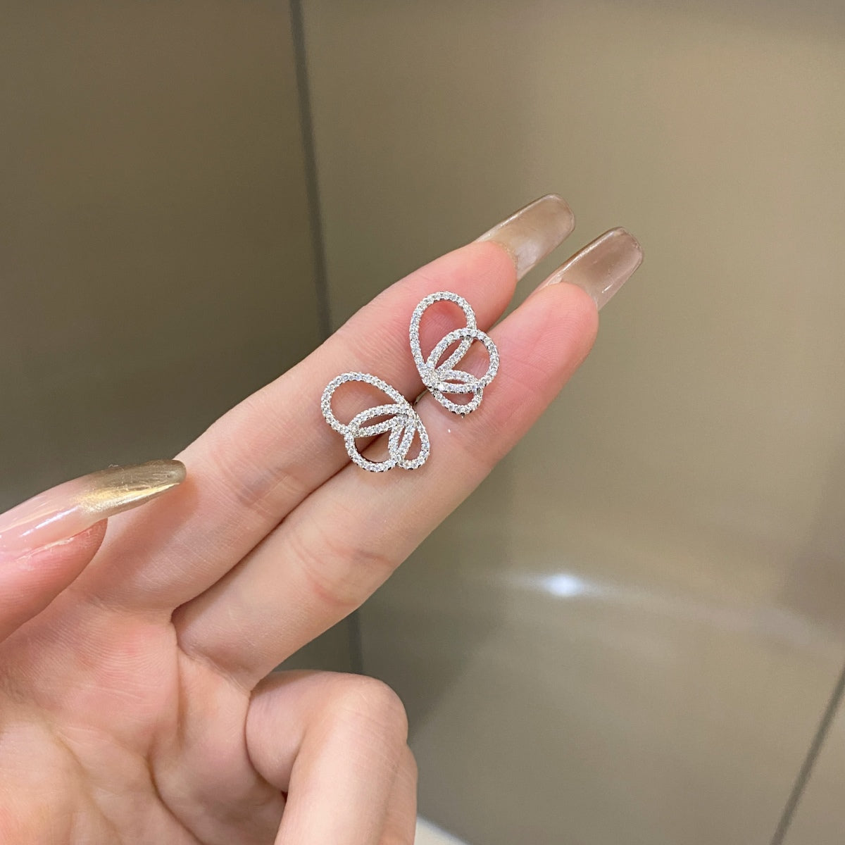 [Lora-Jewelry] Boucles d'oreilles exquises en forme de papillon