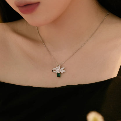 [Lora-Jewelry] Collier luxueux en forme de fleur taille émeraude