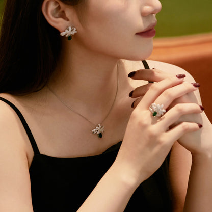 [Lora-Jewelry] Collier luxueux en forme de fleur taille émeraude