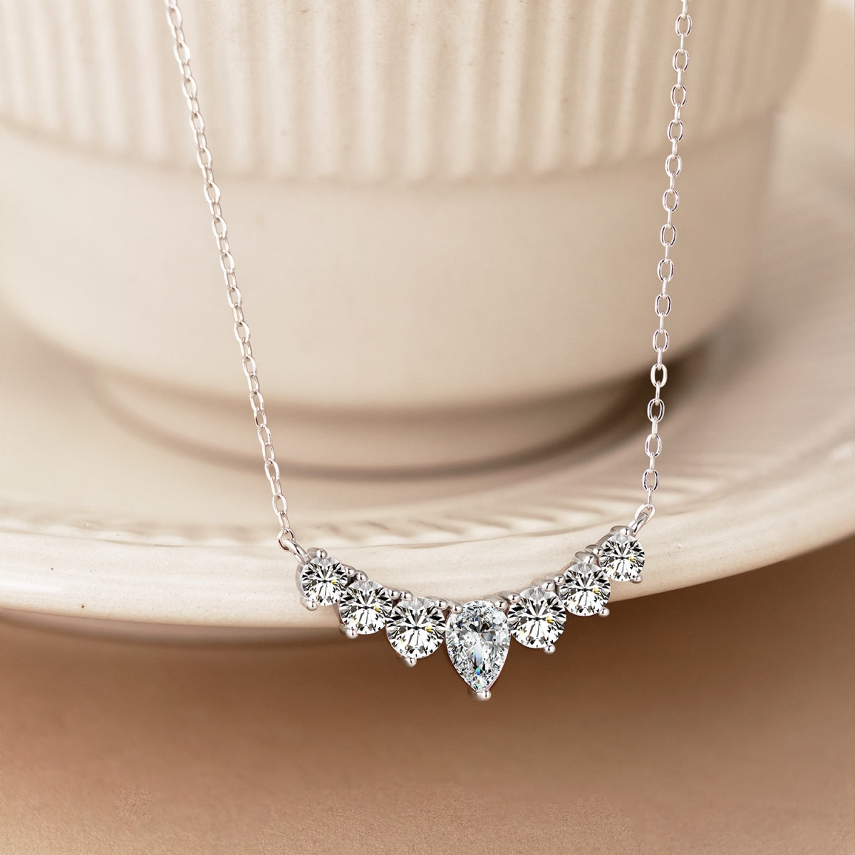 [Lora-Jewelry] Collier délicat en forme de cœur coloré
