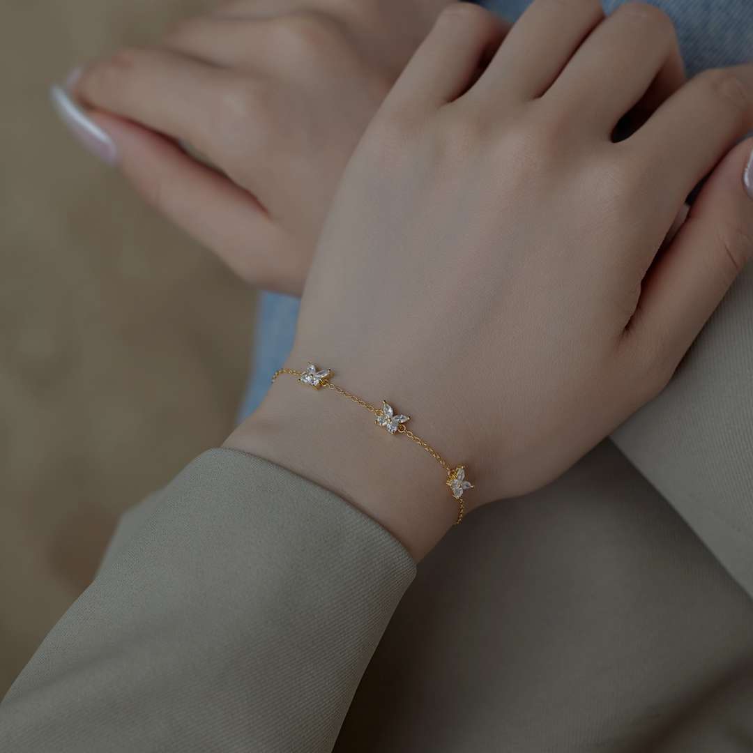 [Lora-Jewelry] Collier en forme de papillon rayonnant