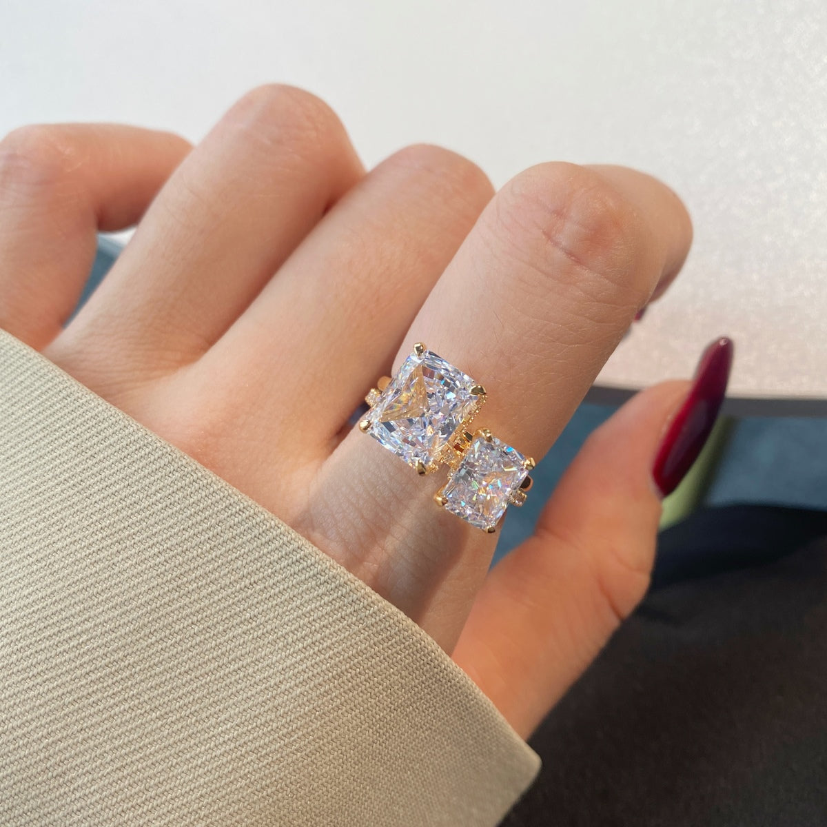 [Lora-Jewelry] Bague de banquet ornée de 4,0 carats, taille radiand enchanteresse