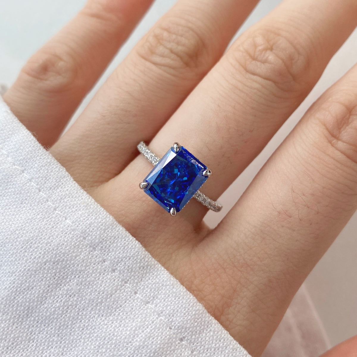 [Lora-Jewelry] Bague de fiançailles luxueuse de 4,0 carats