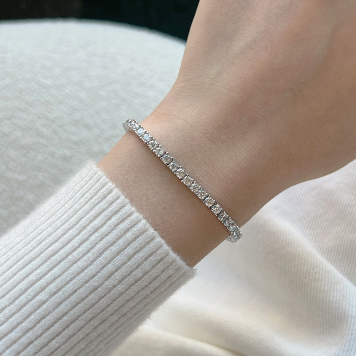 [Lora-Jewelry]上品でチャーミングなラウンドカットのテニスブレスレット