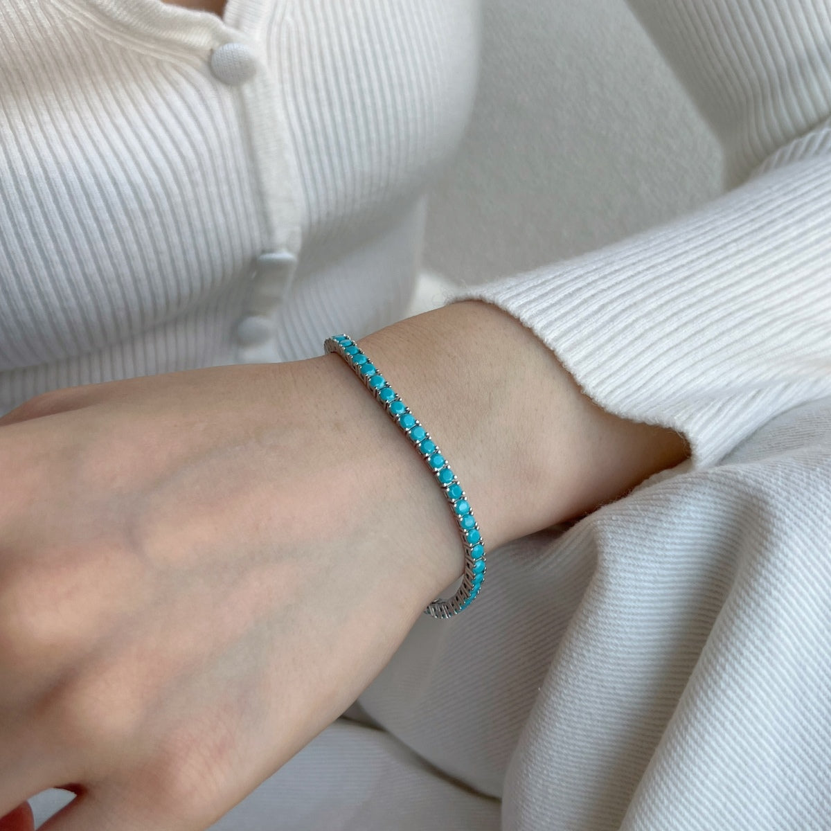 [Lora-Jewelry]上品でチャーミングなラウンドカットのテニスブレスレット