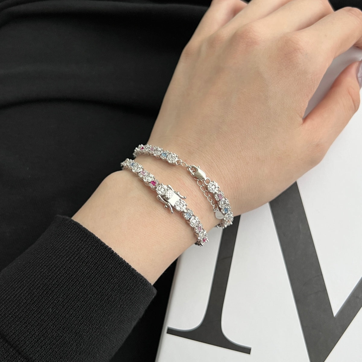 [Lora-Jewelry] Bracelet quotidien multi-tailles éblouissant et radieux
