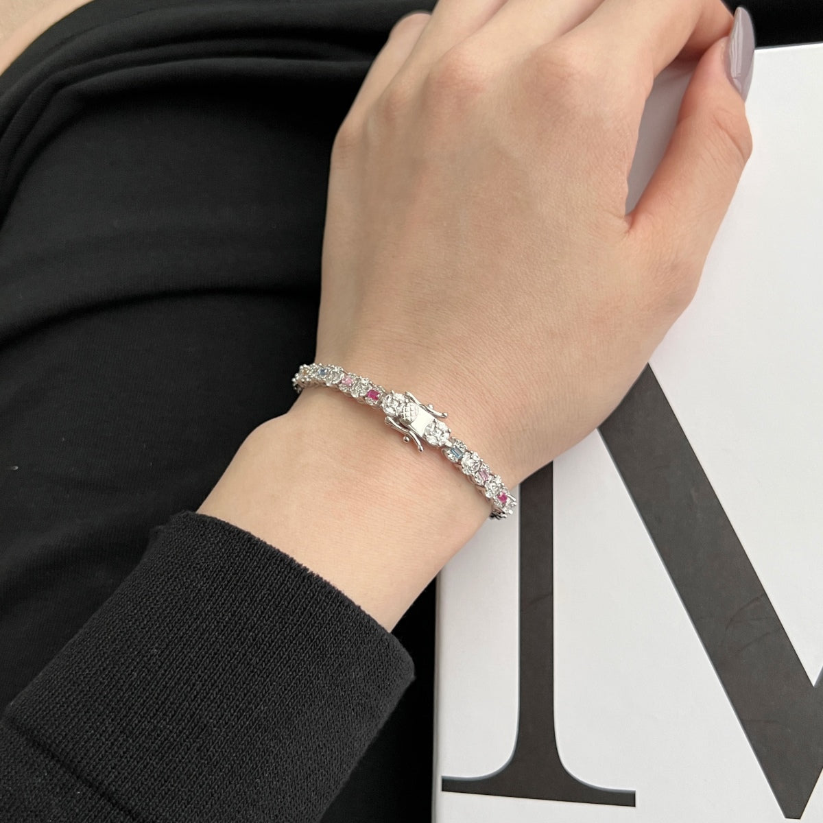 [Lora-Jewelry] Bracelet quotidien multi-tailles éblouissant et radieux