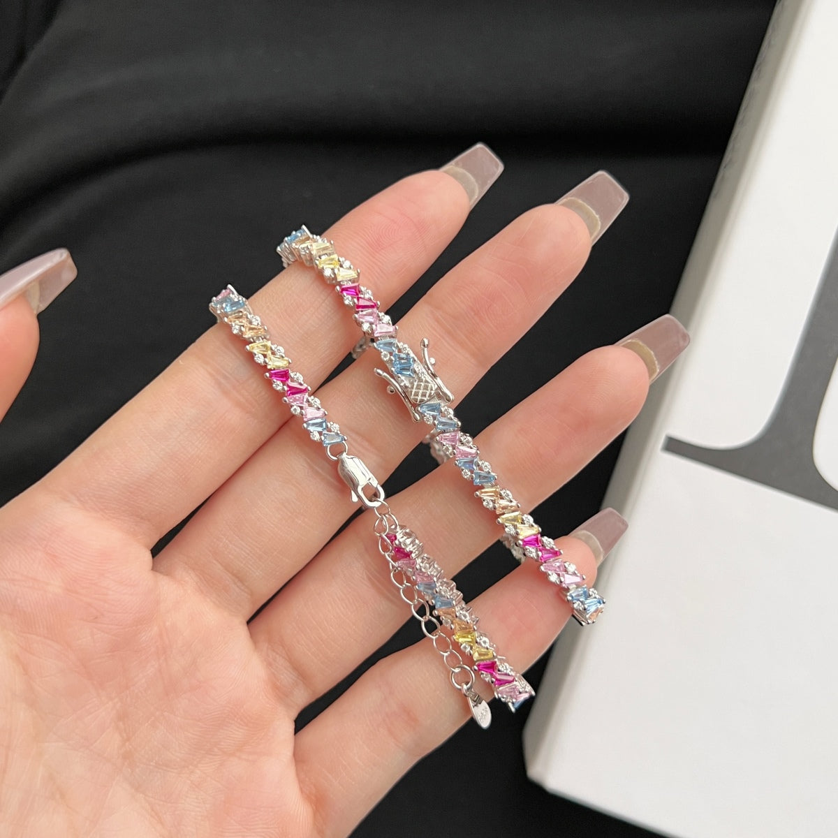[Lora-Jewelry] Bracelet de fête orné et scintillant à plusieurs coupes