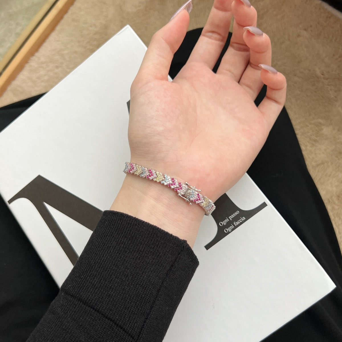 [Lora-Jewelry]華やかな輝きのラウンドカットパーティーブレスレット