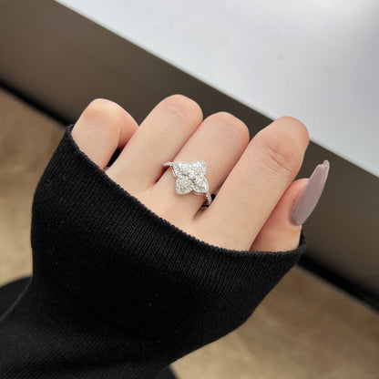 [Lora-Jewelry] Bague de banquet luxueuse en forme de fleur colorée