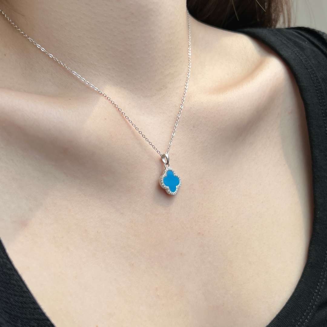 [Lora-Jewelry] Collier délicat en forme de fleur